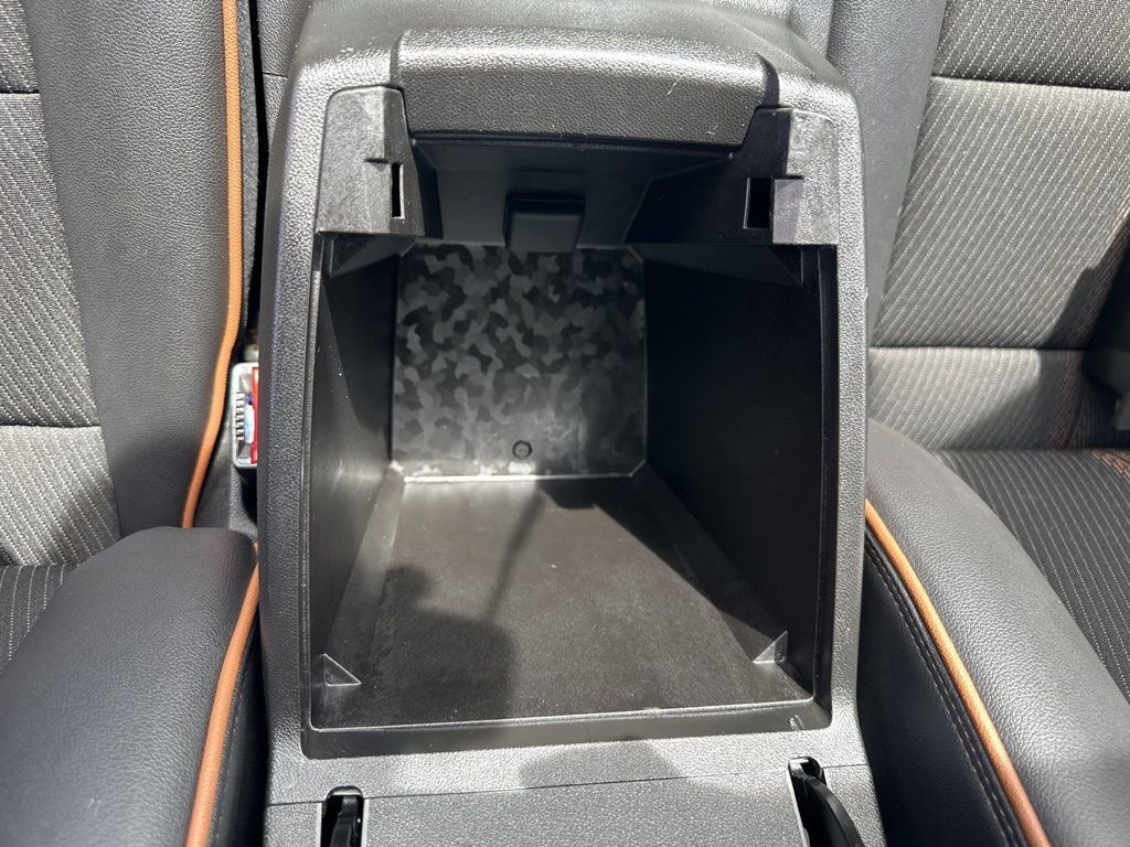 Used 2023 GMC Canyon AT4 w/ Technology Package image 9