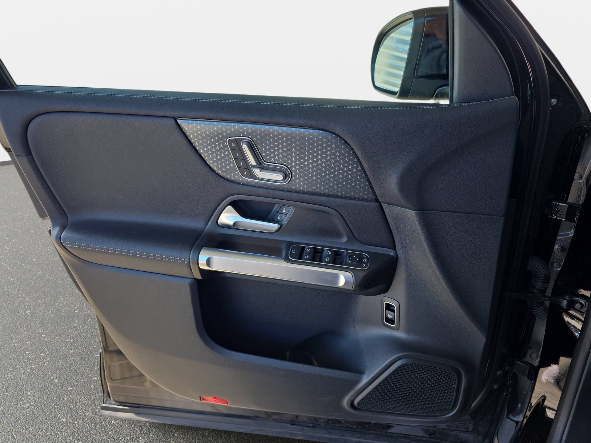 Certified 2025 Mercedes-Benz GLB 250 image 26