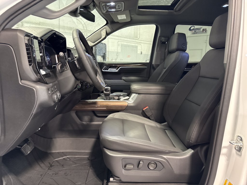 New 2026 Chevrolet Silverado 1500 RST w/ Dark Appearance Package AWD/4WD image 23
