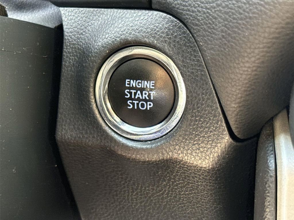 Used 2020 Toyota RAV4 XLE FWD image 15