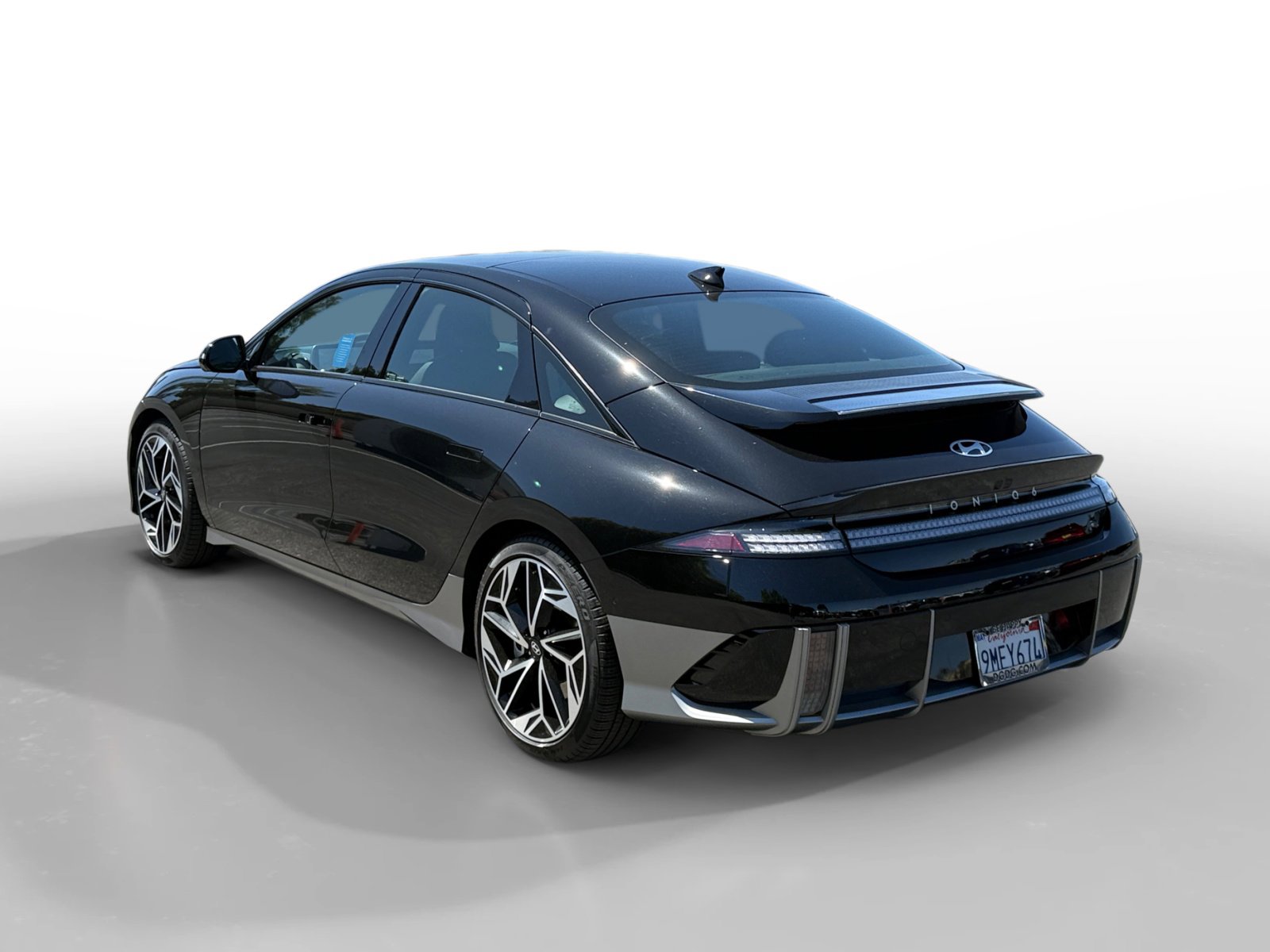 Used 2024 Hyundai Ioniq 6 Limited image 3