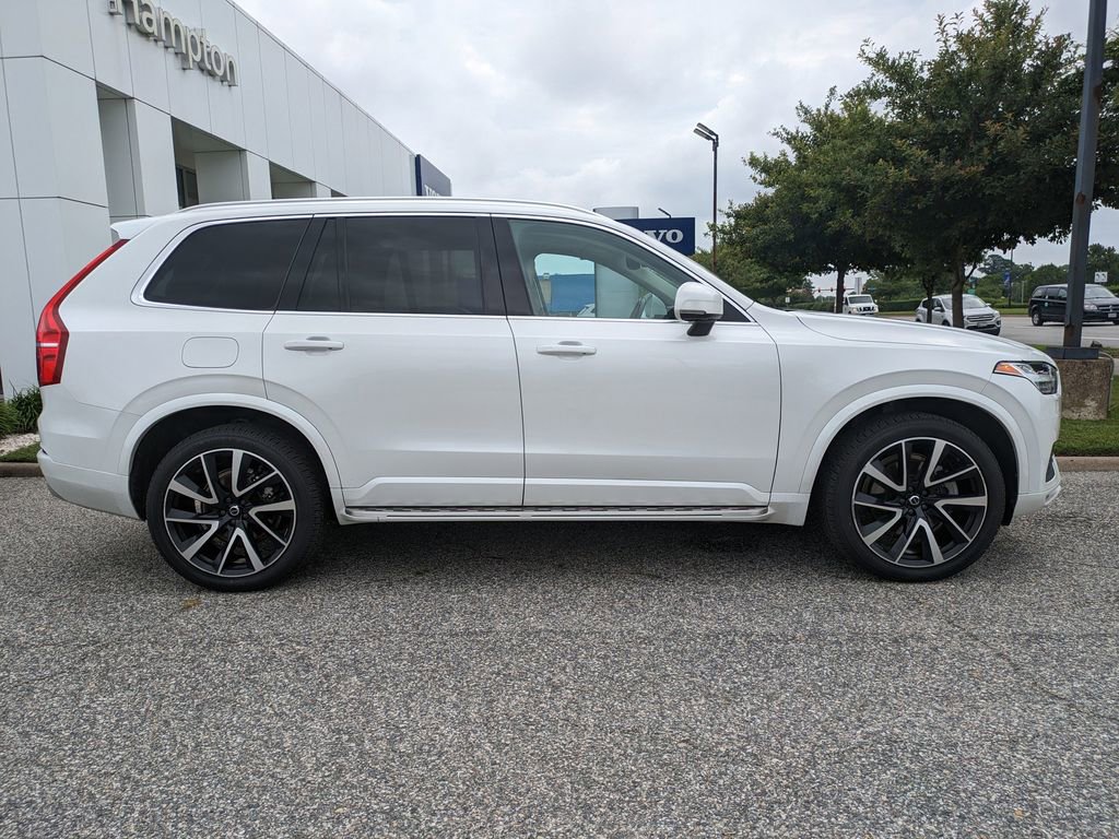 Certified 2022 Volvo XC90 T6 Momentum w/ Advanced Package image 3