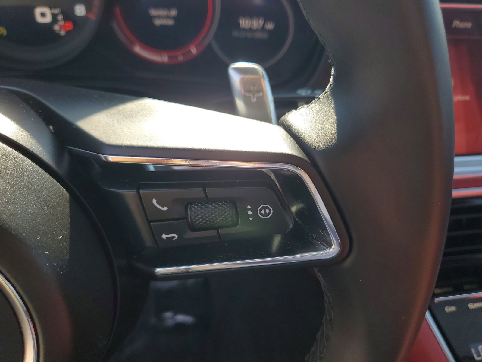 Used 2023 Porsche Panamera Platinum Edition image 25