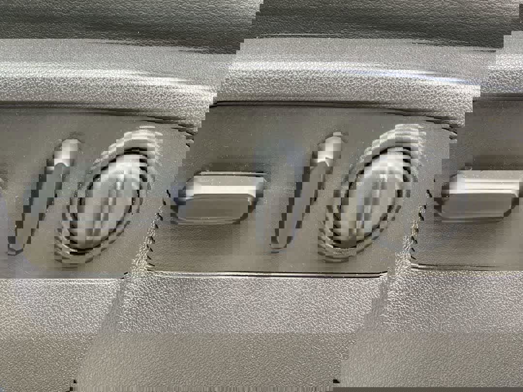 Used 2019 Chevrolet Silverado 1500 High Country w/ Technology Package image 15