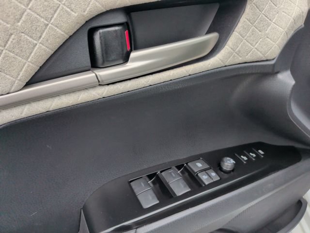 Used 2025 Toyota Camry XLE FWD image 14