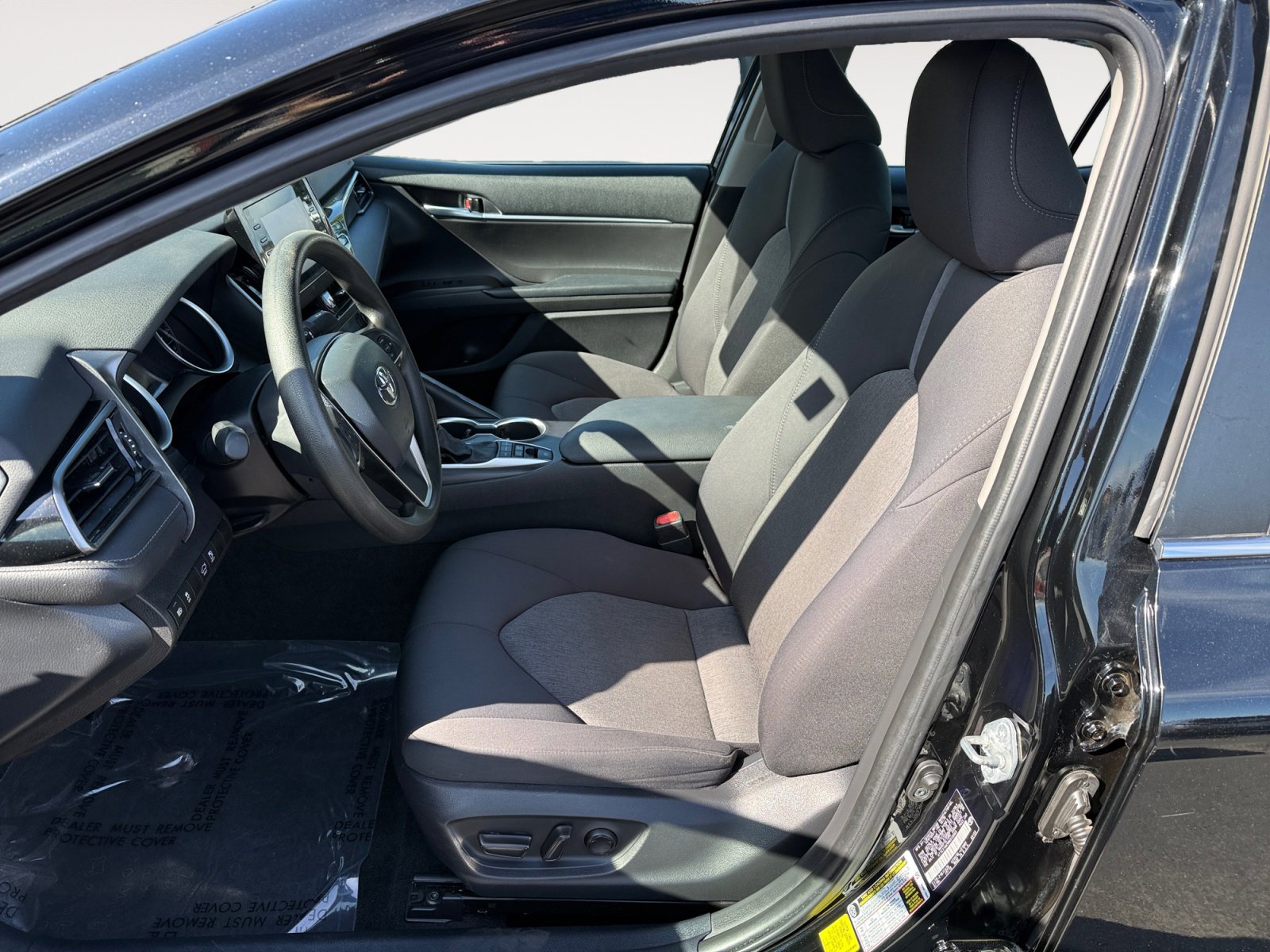 Used 2021 Toyota Camry LE FWD image 10
