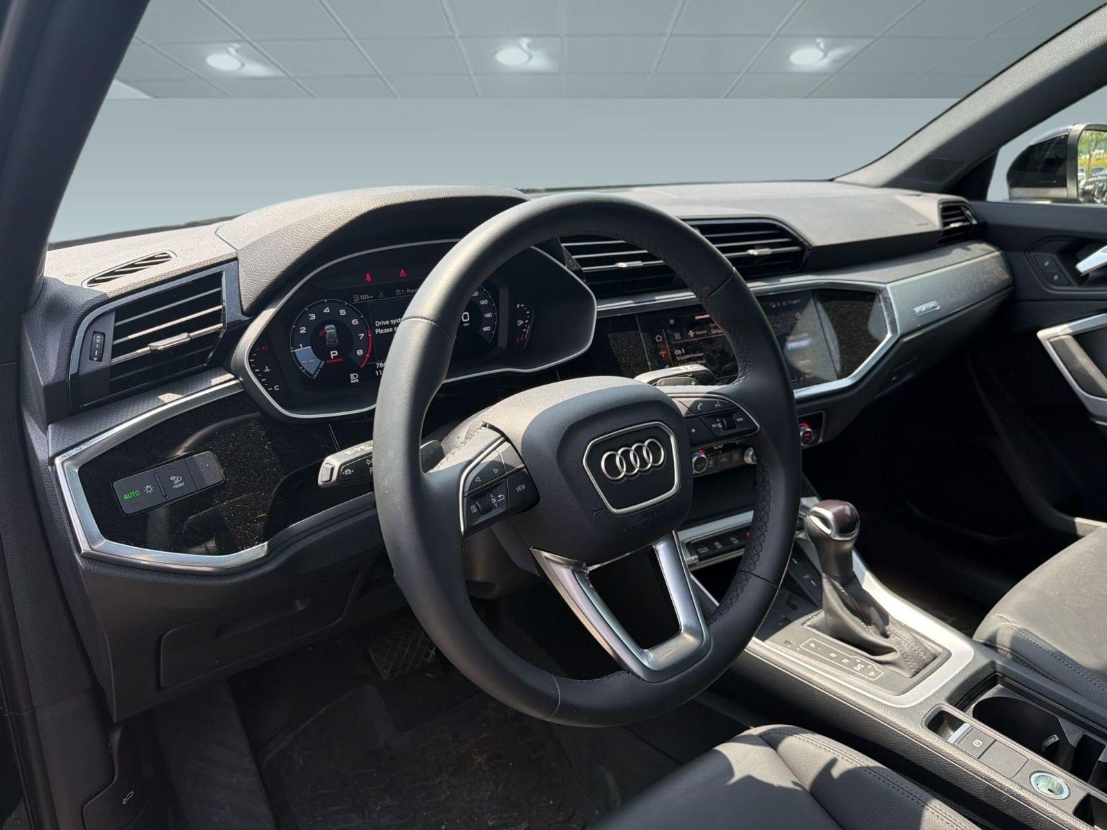 Certified 2025 Audi Q3 2.0T Premium w/ Convenience Package AWD/4WD image 4