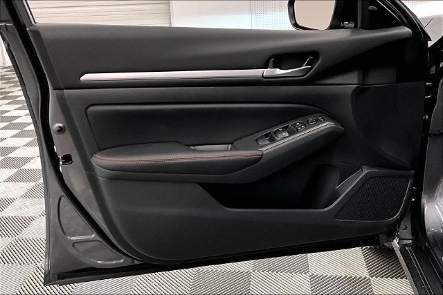 New 2026 Nissan Altima 2.5 SR FWD image 33