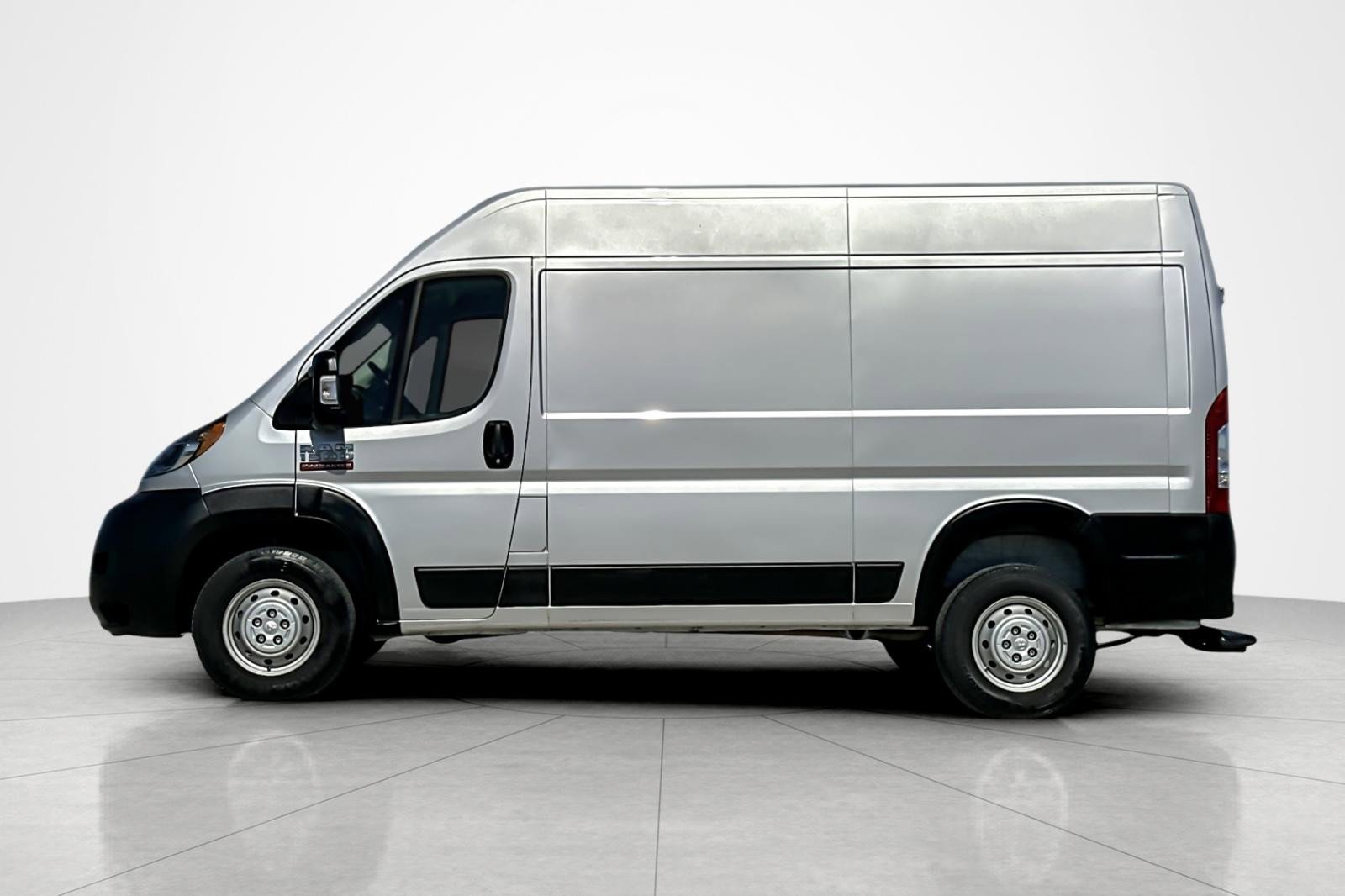 Used 2021 RAM ProMaster 1500 w/ Premium Appearance Group FWD image 2