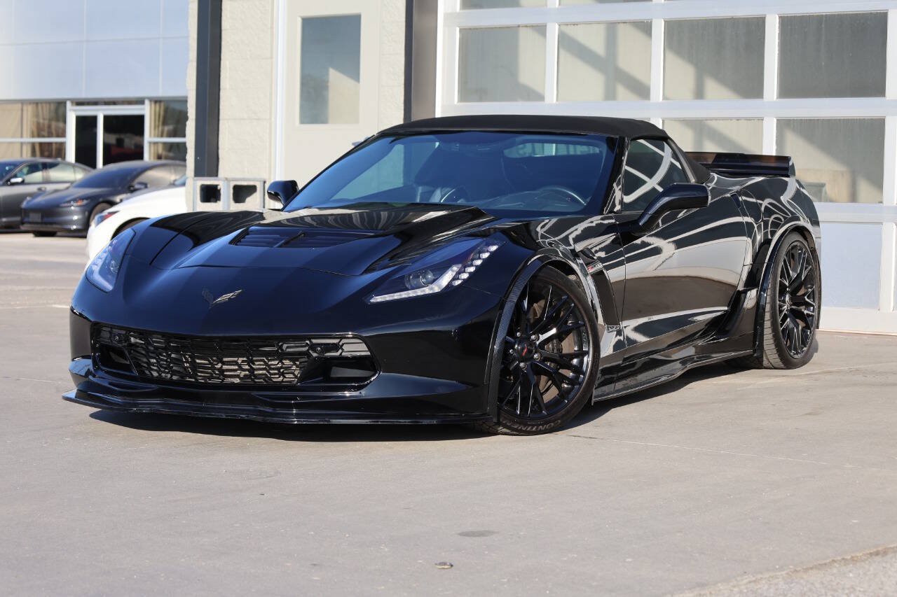 Used 2016 Chevrolet Corvette Z06 w/ 3LZ Preferred Equipment Group RWD image 3