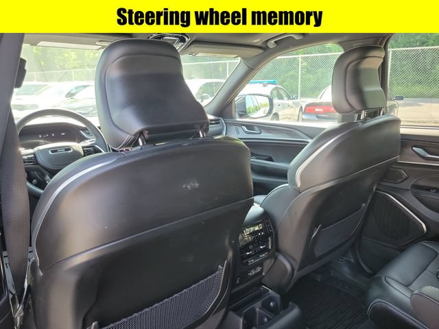 Used 2023 Jeep Grand Cherokee L Overland w/ Luxury Tech Group IV AWD/4WD image 28