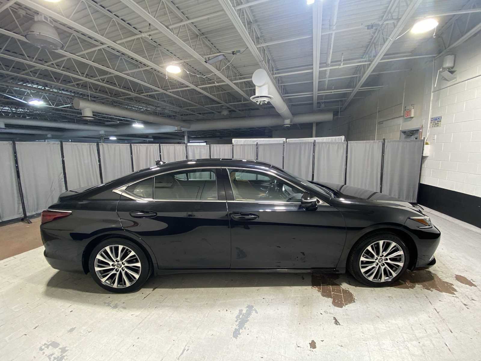 Used 2020 Lexus ES 350 w/ Premium Package FWD image 27