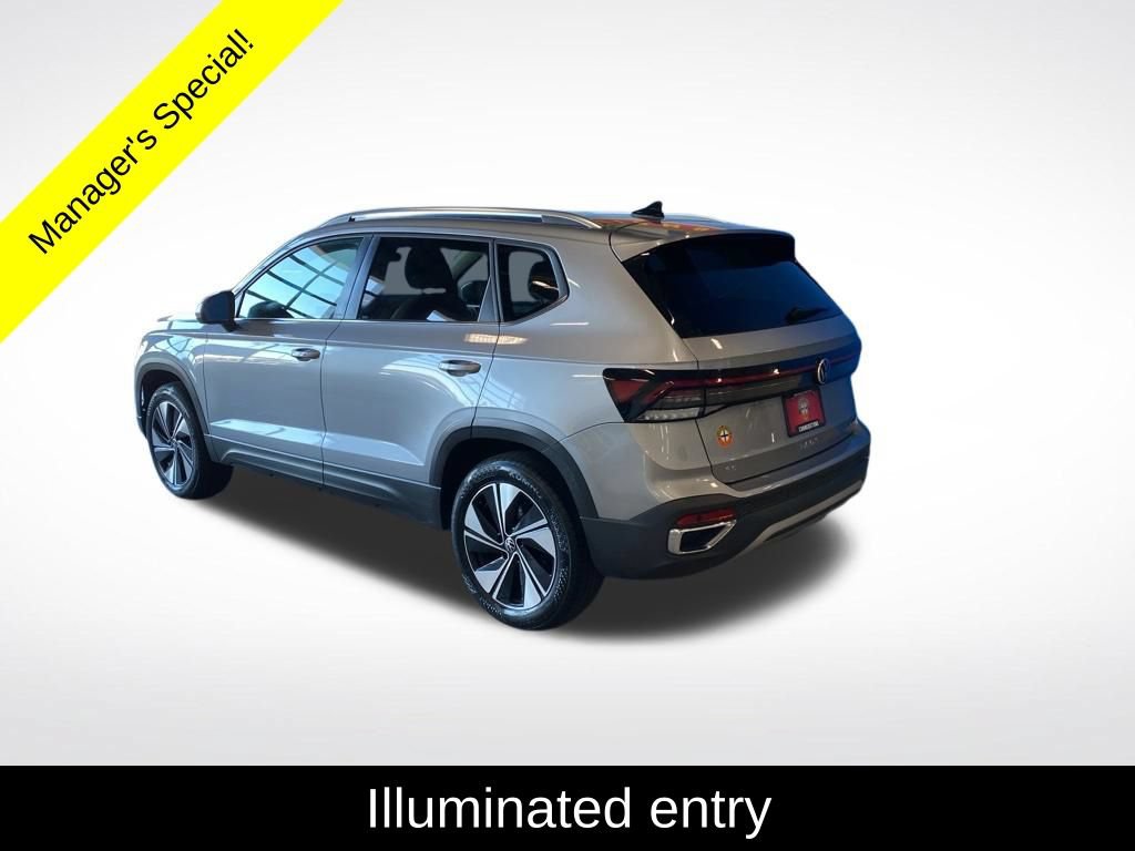 Used 2025 Volkswagen Taos SE AWD/4WD image 19