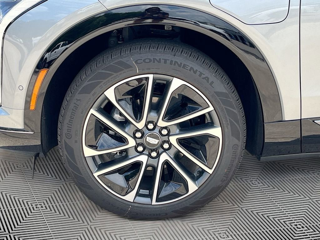 New 2025 Cadillac Optiq Sport 2 w/ LPO, Floor Liner Package AWD/4WD image 10
