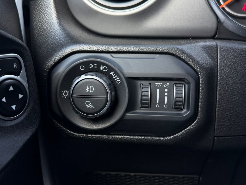 Used 2022 Jeep Gladiator Willys image 21