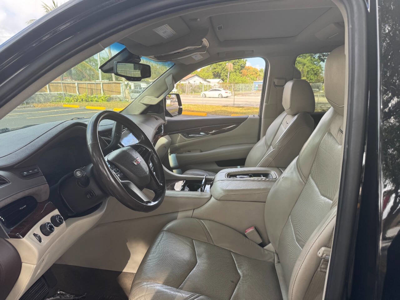 Used 2015 Cadillac Escalade Premium AWD/4WD image 6