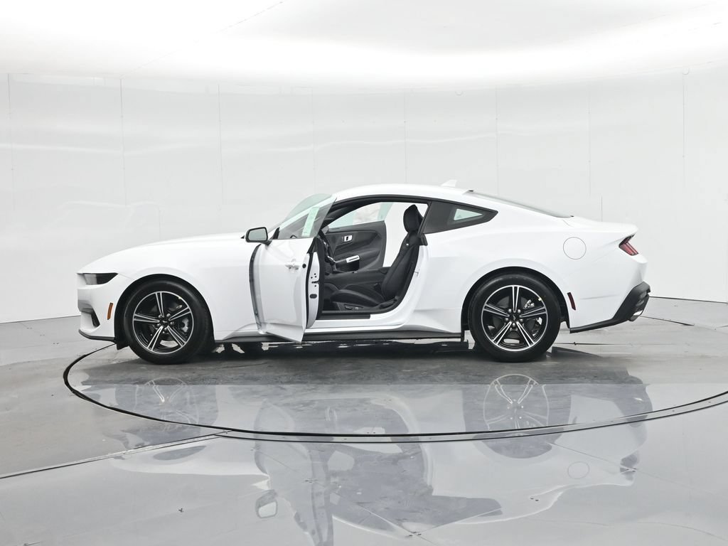Used 2025 Ford Mustang Coupe RWD image 32