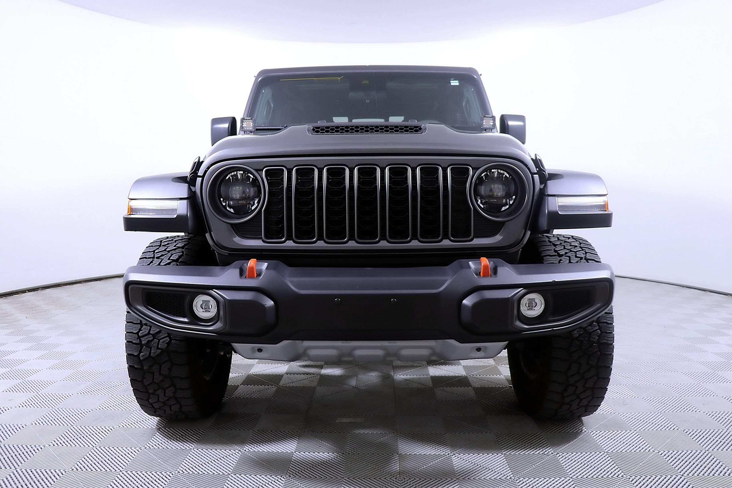 Used 2025 Jeep Gladiator Mojave w/ Safety Group AWD/4WD image 5