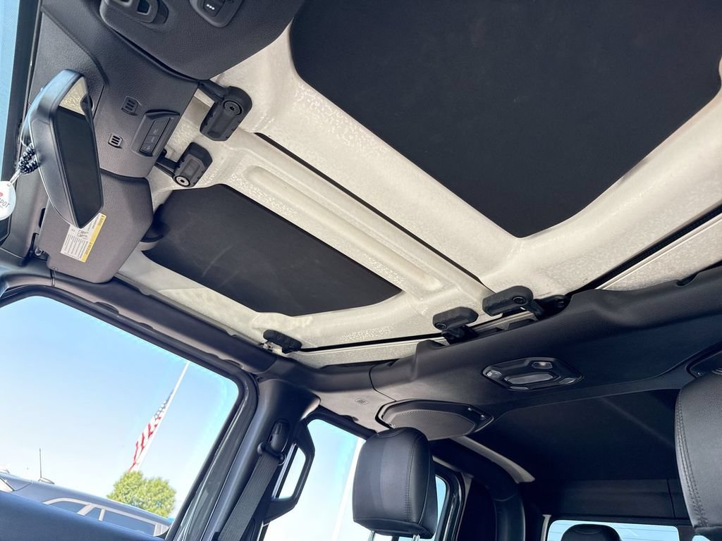 Used 2021 Jeep Gladiator Mojave w/ Dual Top Group AWD/4WD image 22