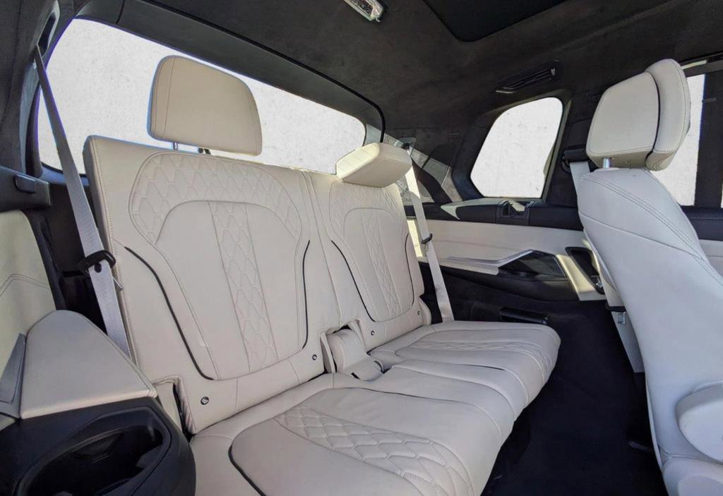 Used 2024 BMW ALPINA XB7 image 14