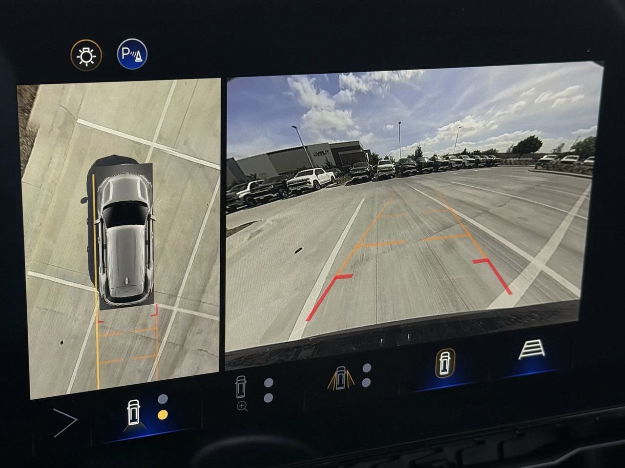 New 2026 Chevrolet Equinox LT w/ Safety and Technology Package FWD image 13