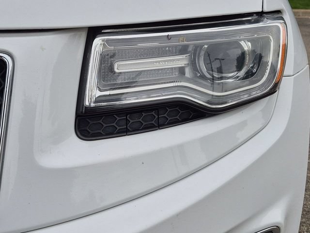 Used 2016 Jeep Grand Cherokee Overland AWD/4WD image 9