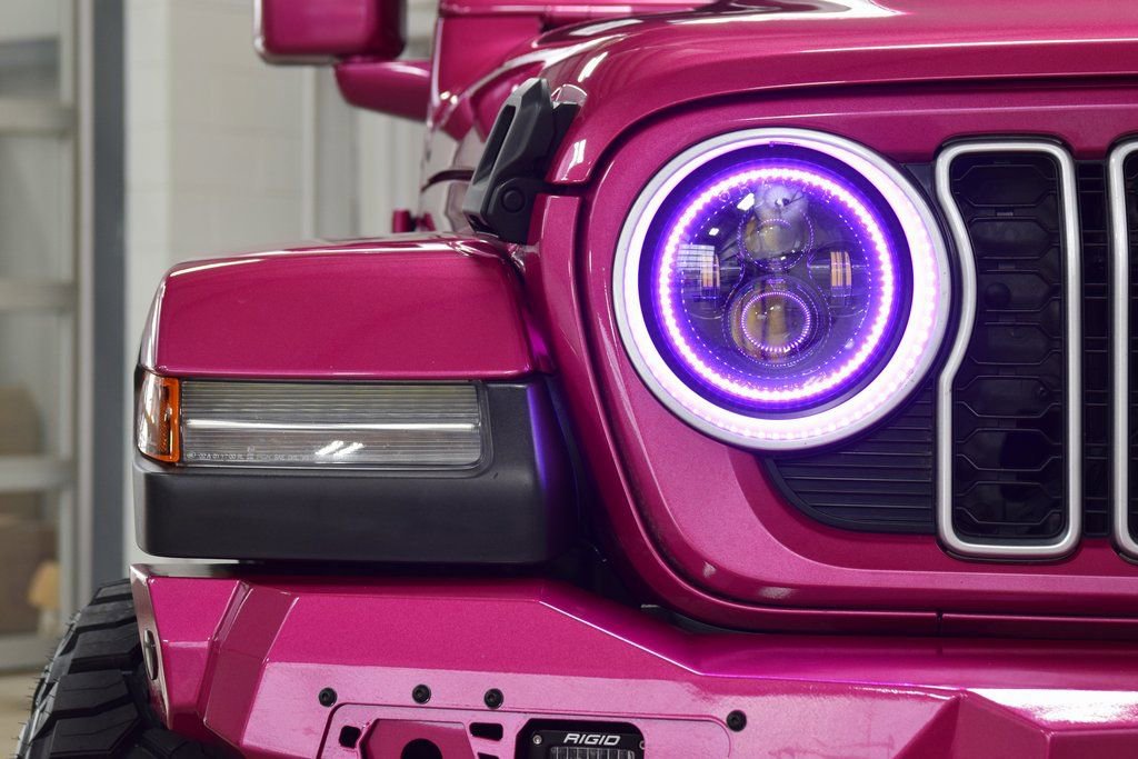 Used 2024 Jeep Wrangler Sahara w/ Technology Group image 12