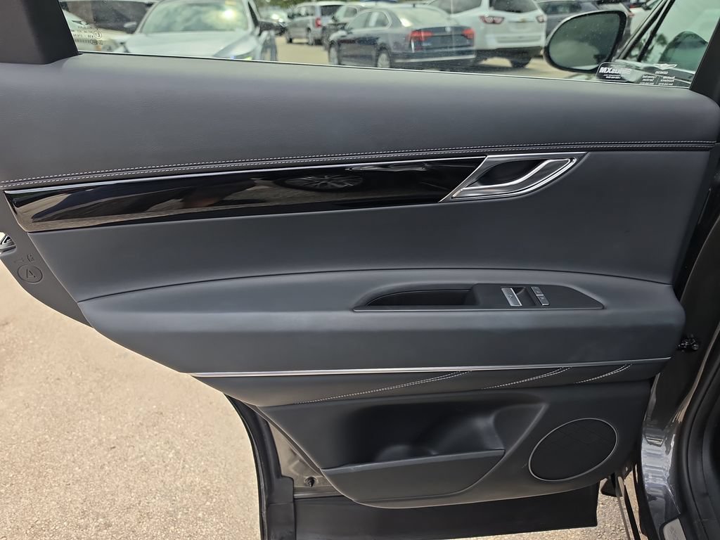 Used 2026 Genesis GV80 2.5T AWD/4WD image 31