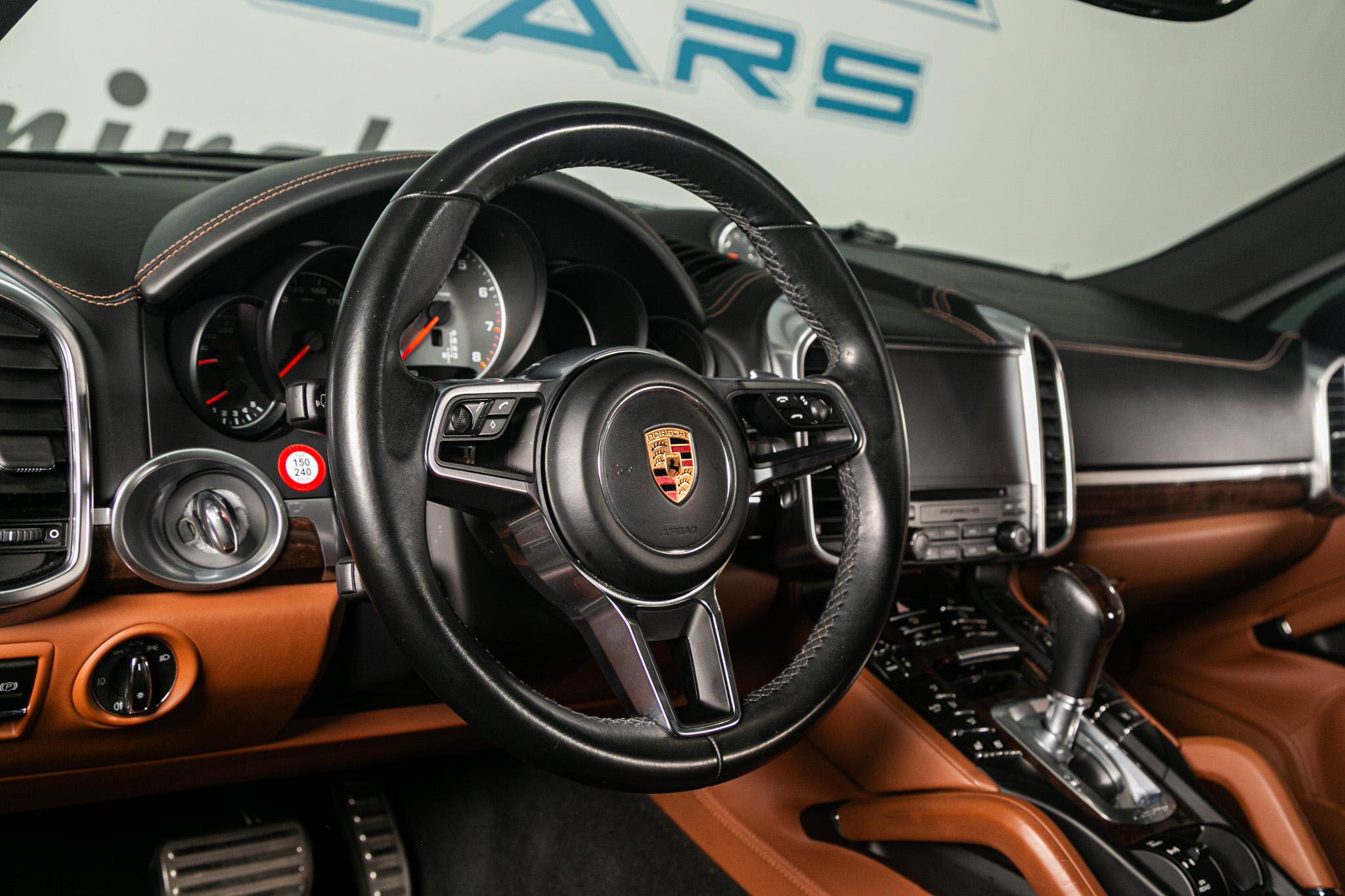 Used 2018 Porsche Cayenne S image 6