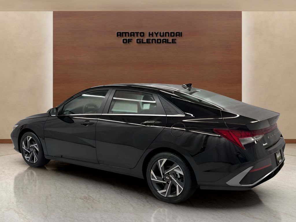 New 2026 Hyundai Elantra Limited FWD image 3