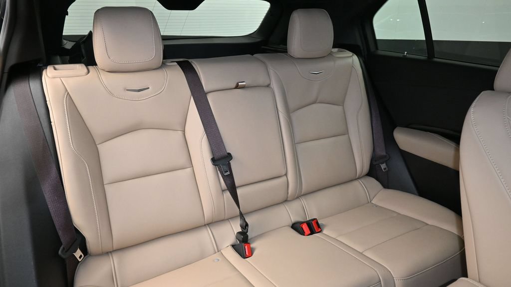 Certified 2024 Cadillac XT4 Luxury FWD image 12