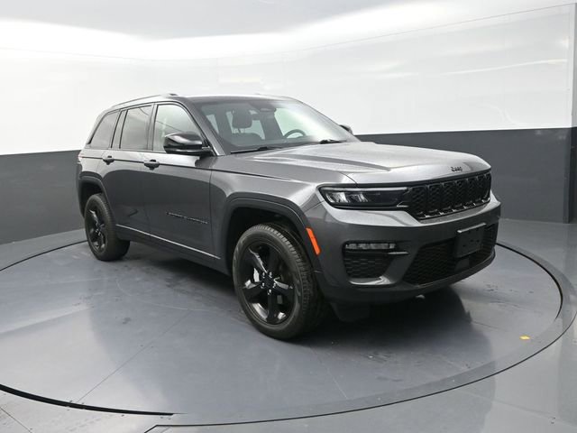 Used 2025 Jeep Grand Cherokee Limited w/ Black Appearance Package AWD/4WD image 10