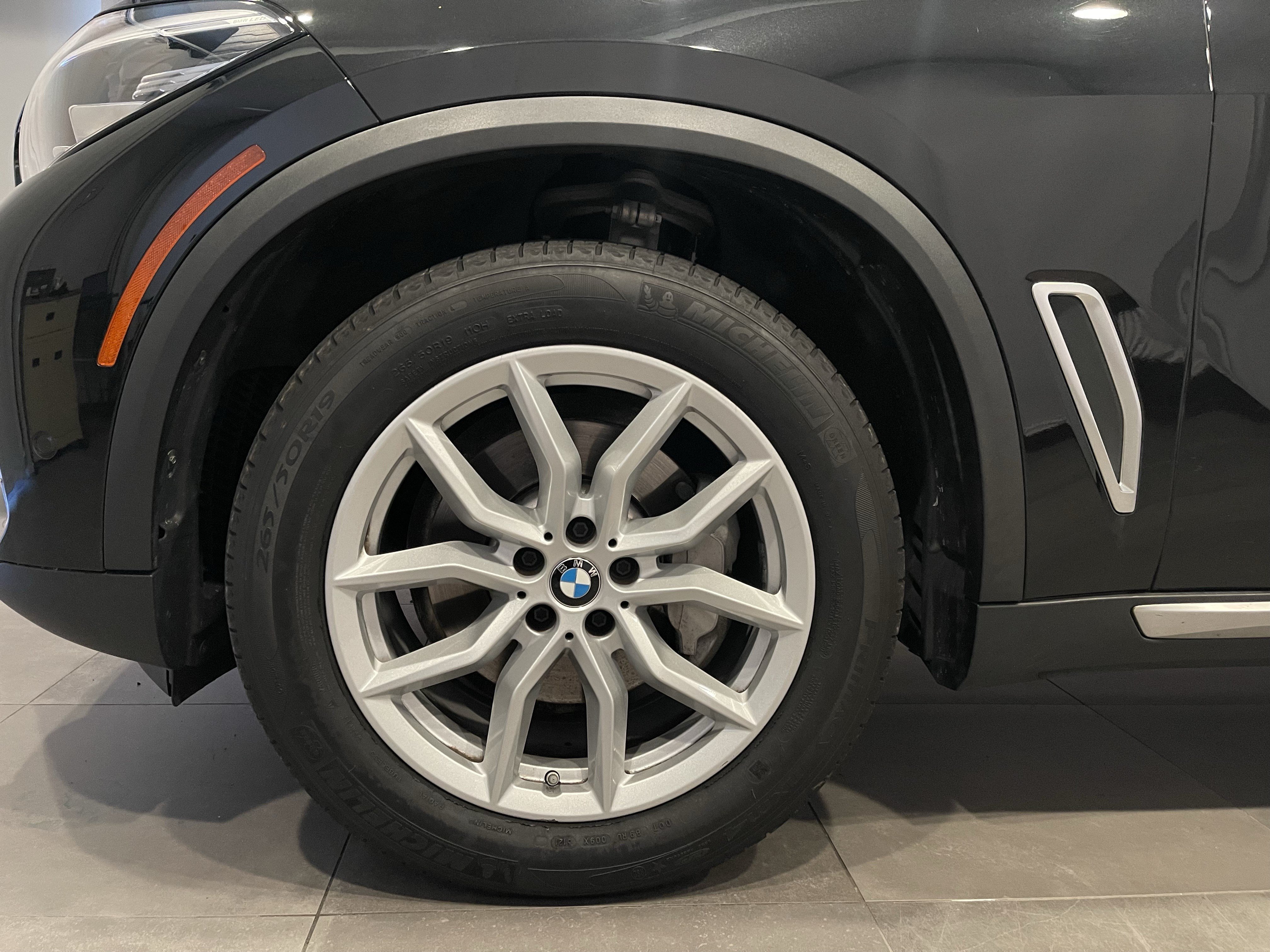 Used 2019 BMW X5 xDrive40i w/ Convenience Package AWD/4WD image 7