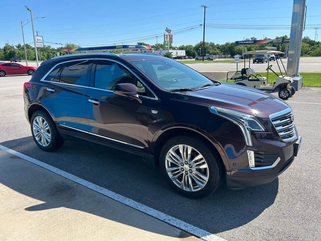 Used 2017 Cadillac XT5 Premium Luxury w/ Driver Assist Package FWD image 4