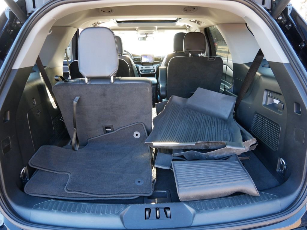 Certified 2023 Ford Explorer XLT w/ Equipment Group 202A image 10