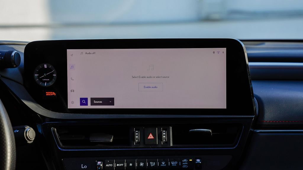 Used 2024 Lexus ES 300h F Sport w/ Accessory Package (Z2) image 17