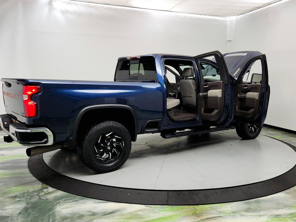 Used 2020 Chevrolet Silverado 2500 LTZ w/ LTZ Plus Package image 11