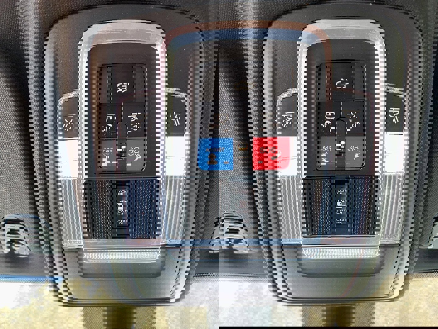 Used 2019 RAM 1500 Laramie w/ Sport Appearance Package image 24