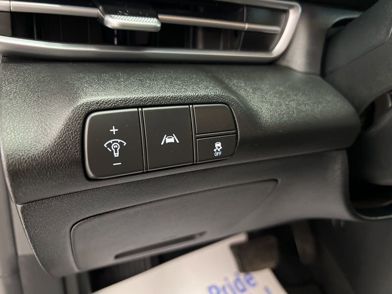 Used 2023 Hyundai Elantra SEL w/ Preferred Accessory Package image 20