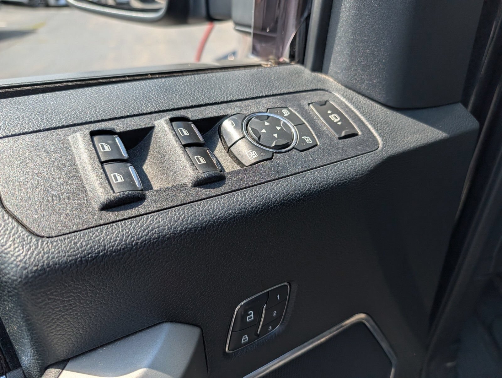 Used 2019 Ford F350 Lariat AWD/4WD image 25