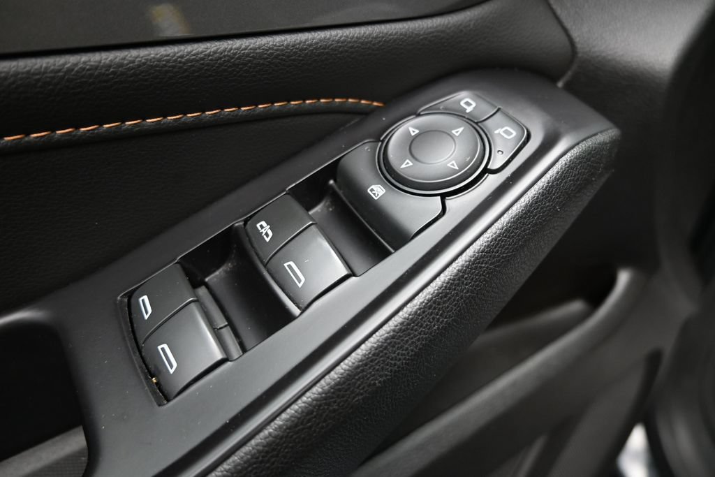 Used 2020 Chevrolet Traverse LT w/ LPO, Floor Liner Package FWD image 11