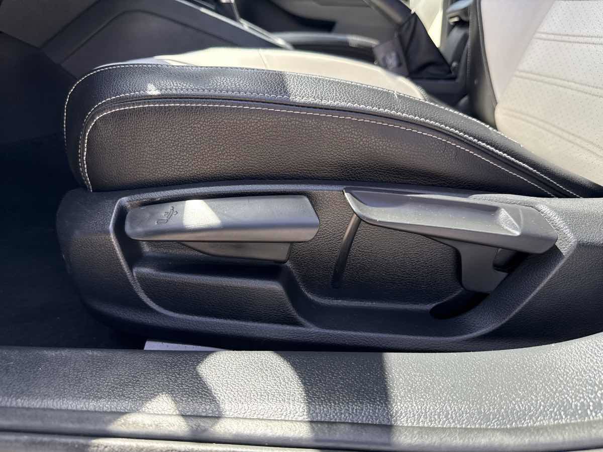 Used 2015 Volkswagen Jetta Sport FWD image 9