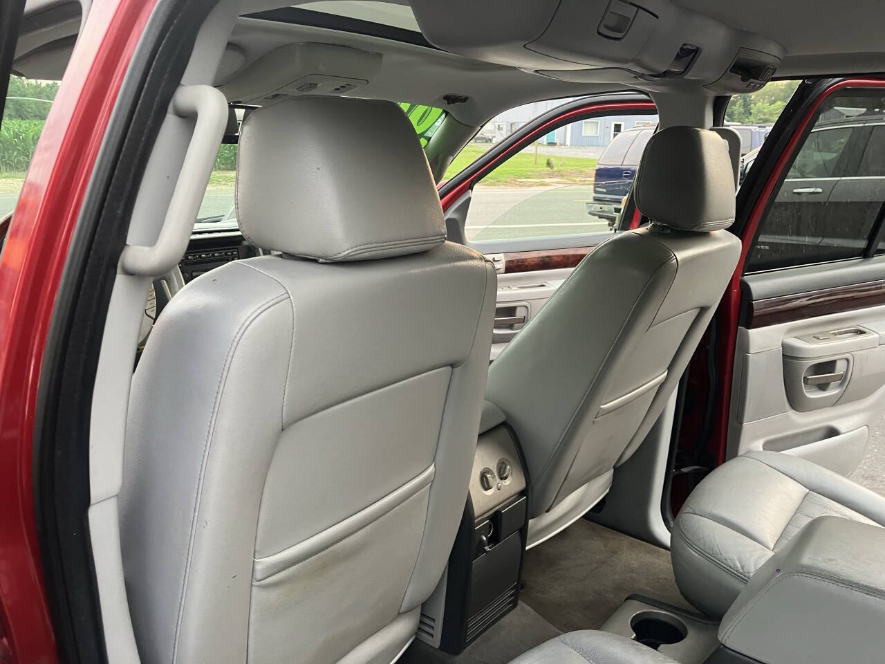 Used 2005 Lincoln Aviator AWD image 27