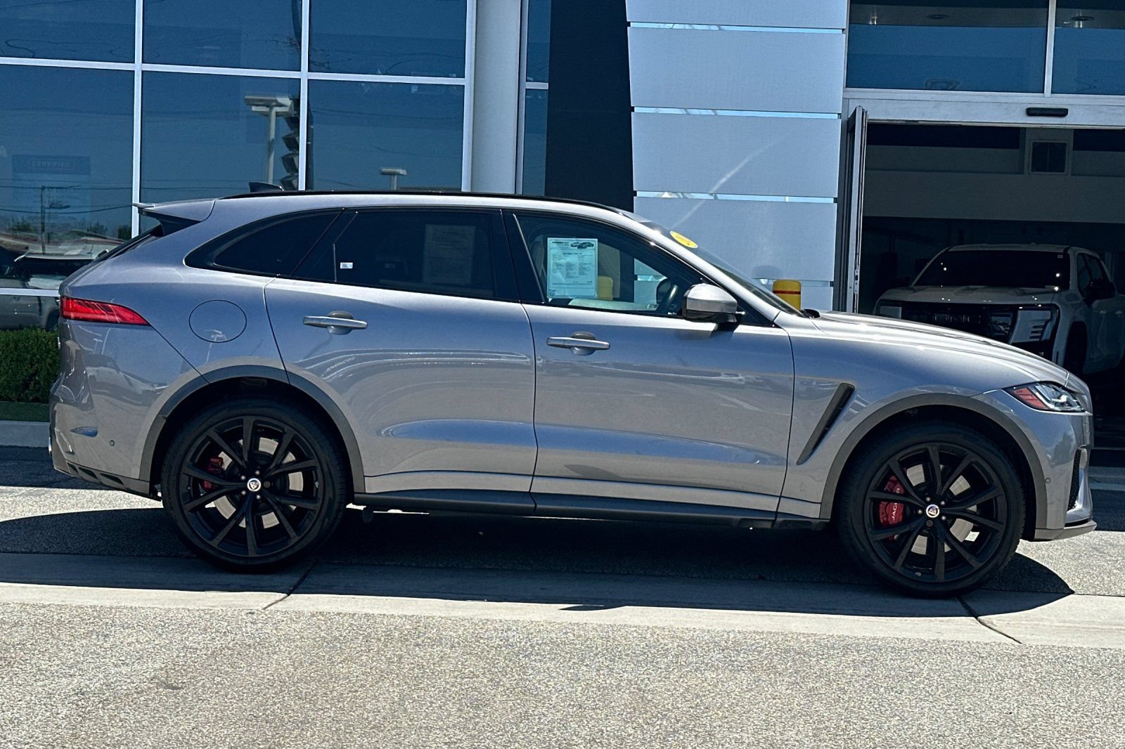 Used 2020 Jaguar F-PACE SVR AWD/4WD image 3