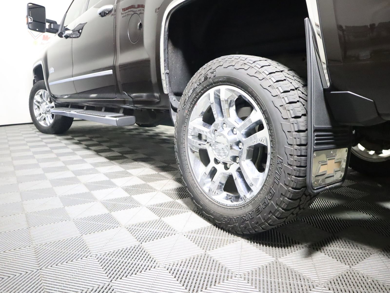 Used 2019 Chevrolet Silverado 2500 High Country w/ Duramax Plus Package AWD/4WD image 6