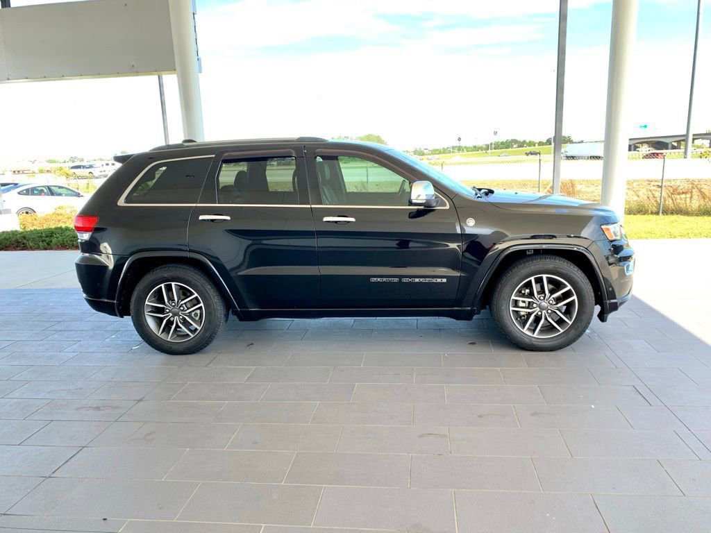 Used 2020 Jeep Grand Cherokee Overland image 4