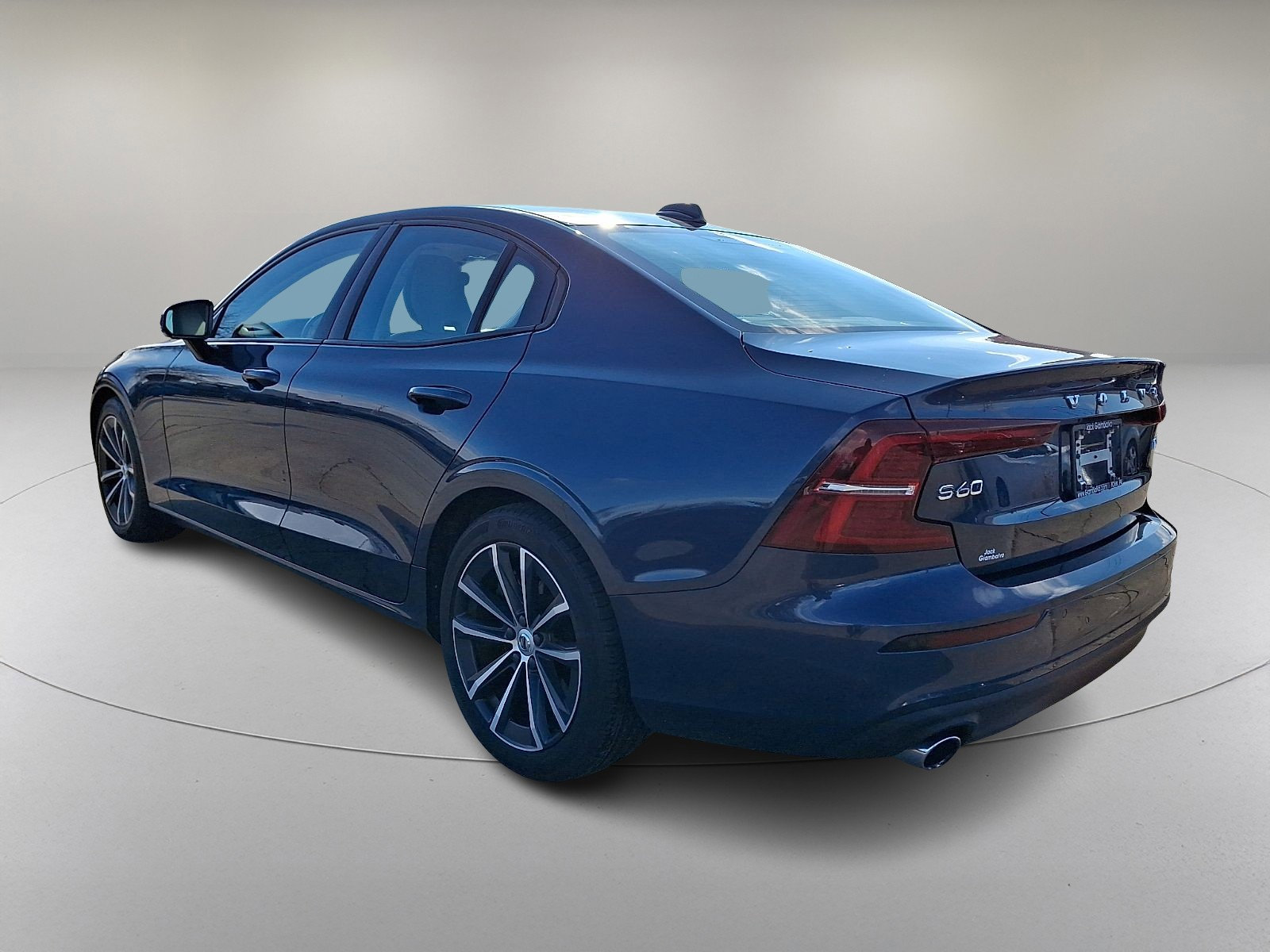 Used 2021 Volvo S60 T6 Momentum w/ Climate Package image 7