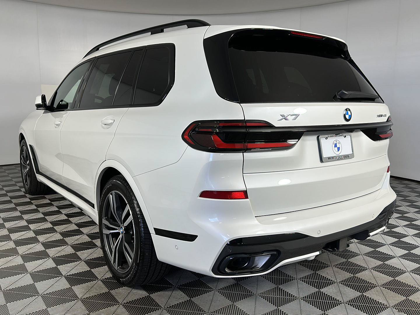 Used 2026 BMW X7 xDrive40i w/ Executive Package AWD/4WD image 29