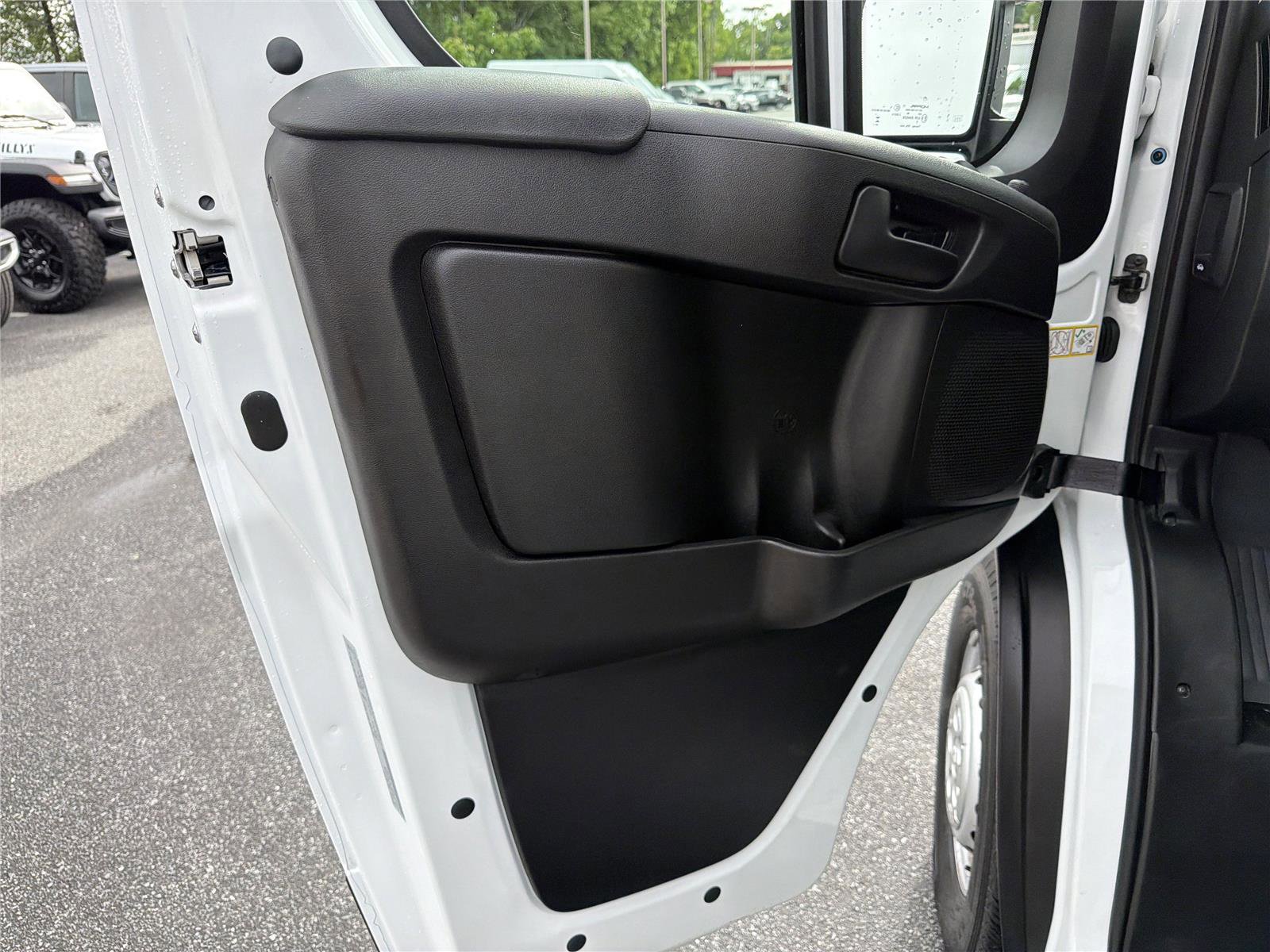 Used 2025 RAM ProMaster 2500 w/ Convenience Group FWD image 10