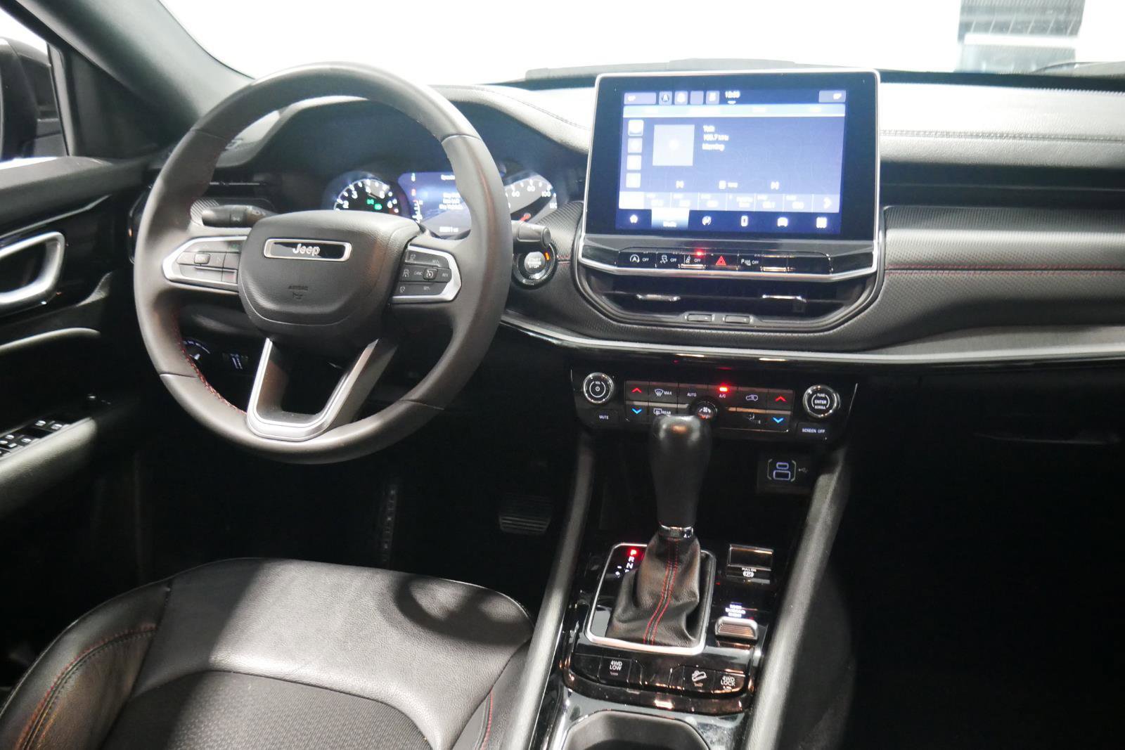 Used 2023 Jeep Compass Trailhawk image 18